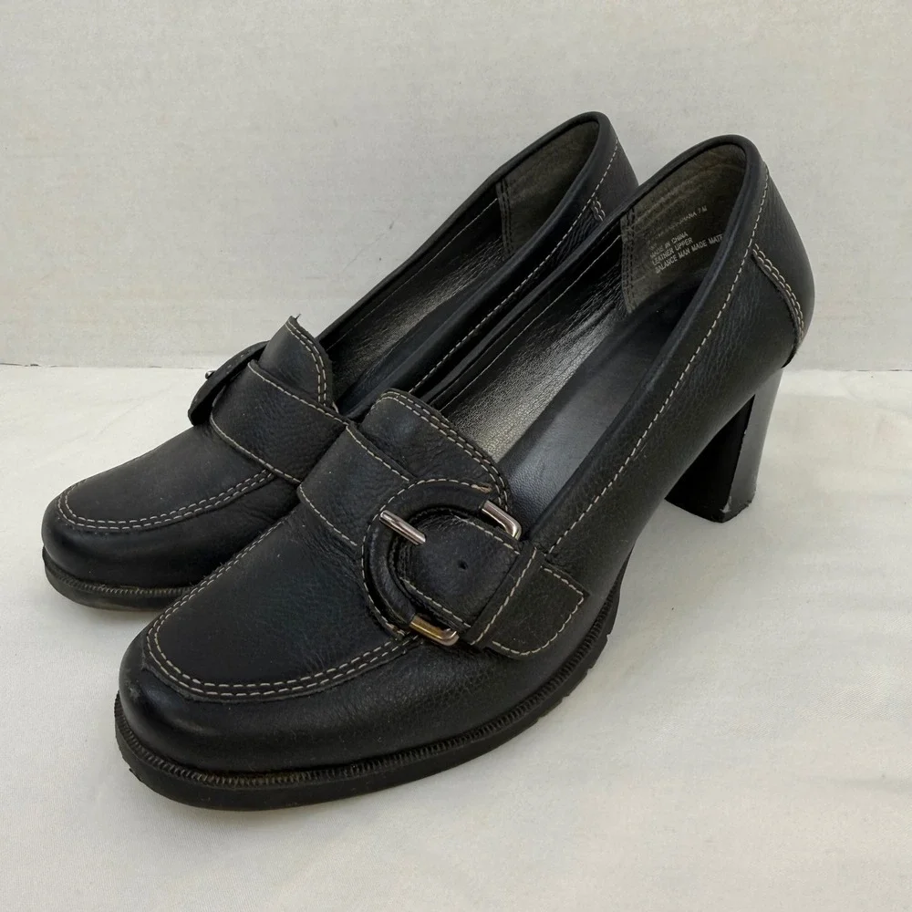 Vintage Y2K Bass Shana Black Leather Heeled Loafers Buckle Block Heel Pumps 7M